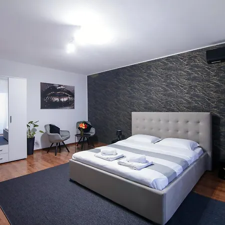 Happy Place City Central Craiova Extérieur photo